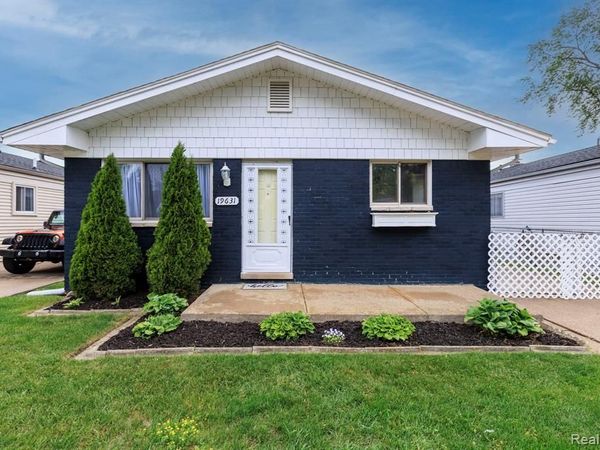 19631 Macel Street, Roseville, MI 48066