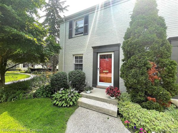 1704 Graefield Road , Birmingham, MI 48009