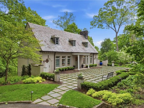 810 Persimmon Rd, Sewickley, PA 15143