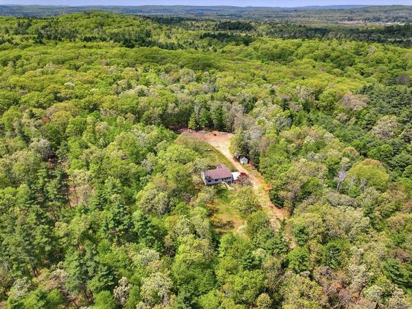 284 Howe St, East Brookfield, MA 01515