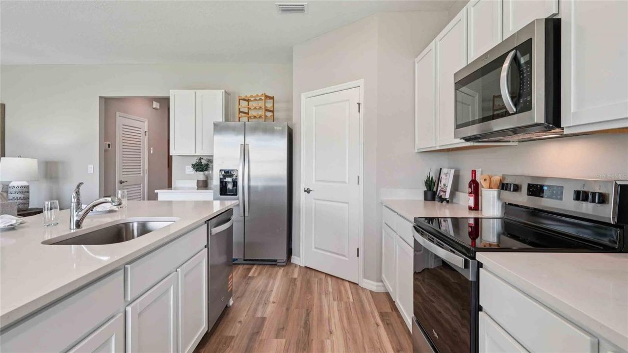 17026 NW 180th Terrace , Alachua, FL 32615 Photo