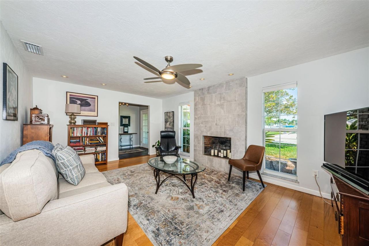 1496 49th Avenue Ne, Saint Petersburg, FL 33703 Photo