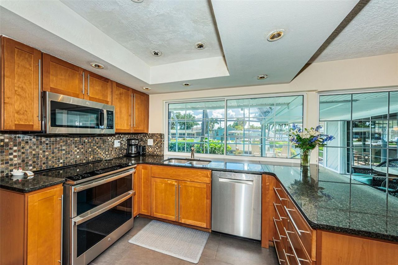 1496 49th Avenue Ne, Saint Petersburg, FL 33703 Photo