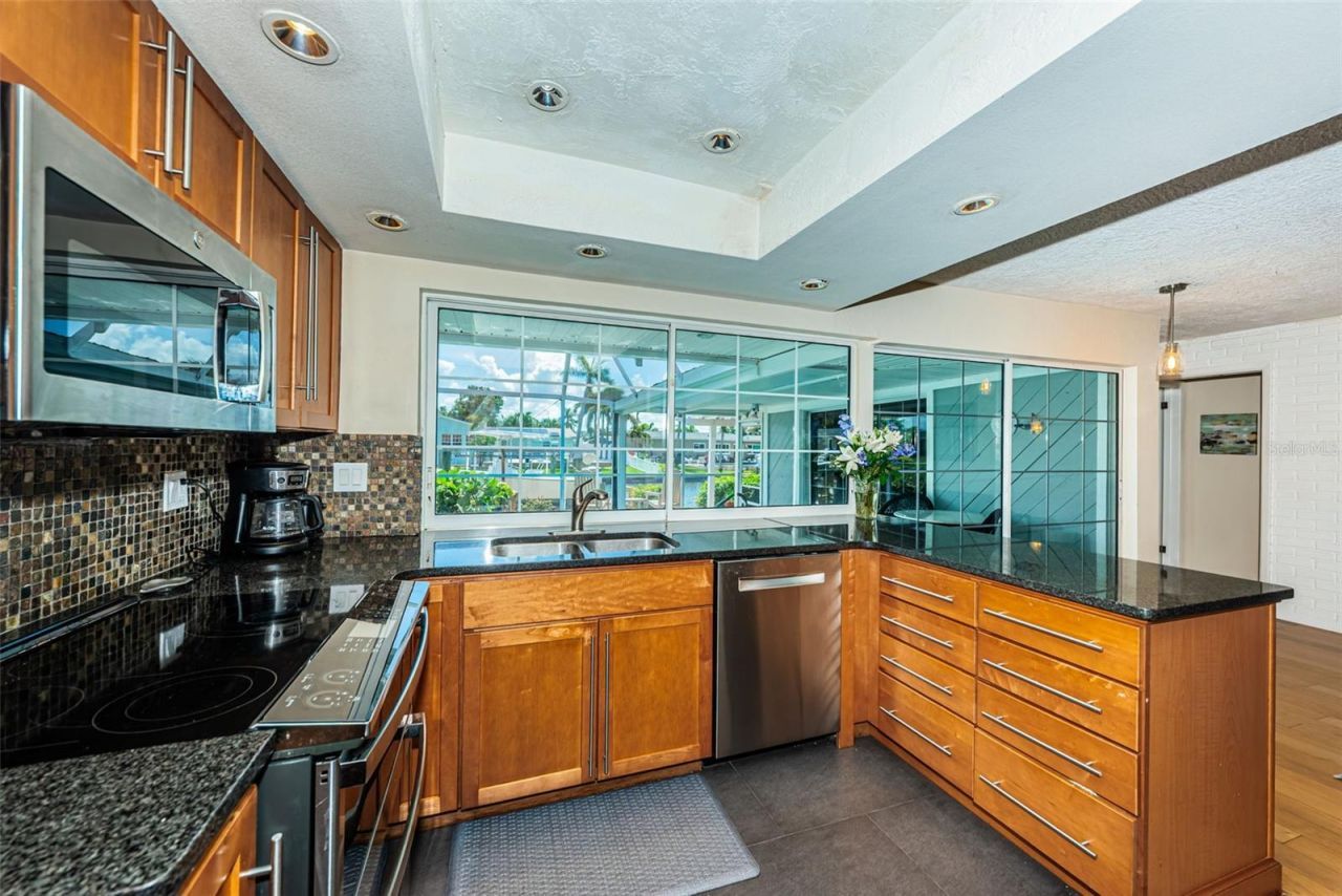 1496 49th Avenue Ne, Saint Petersburg, FL 33703 Photo
