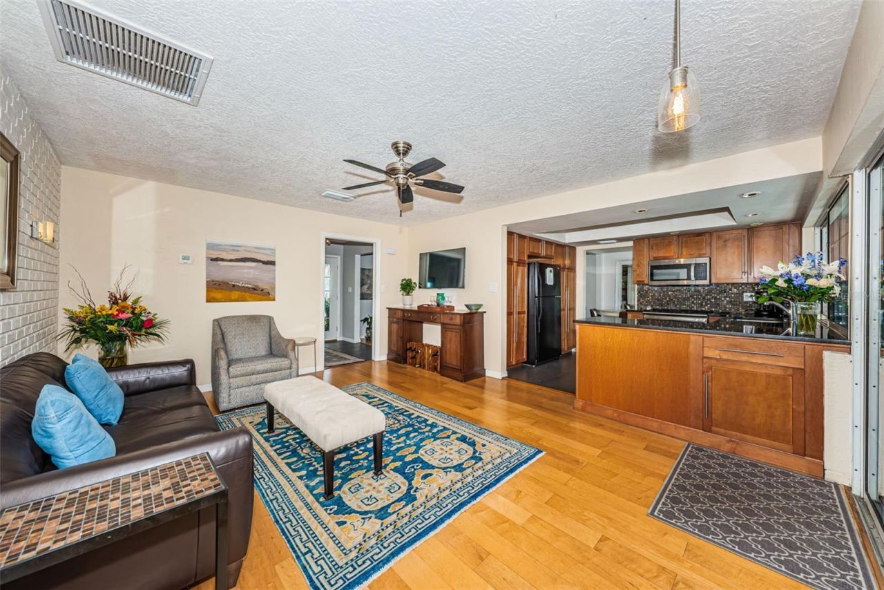 1496 49th Avenue Ne, Saint Petersburg, FL 33703 Photo
