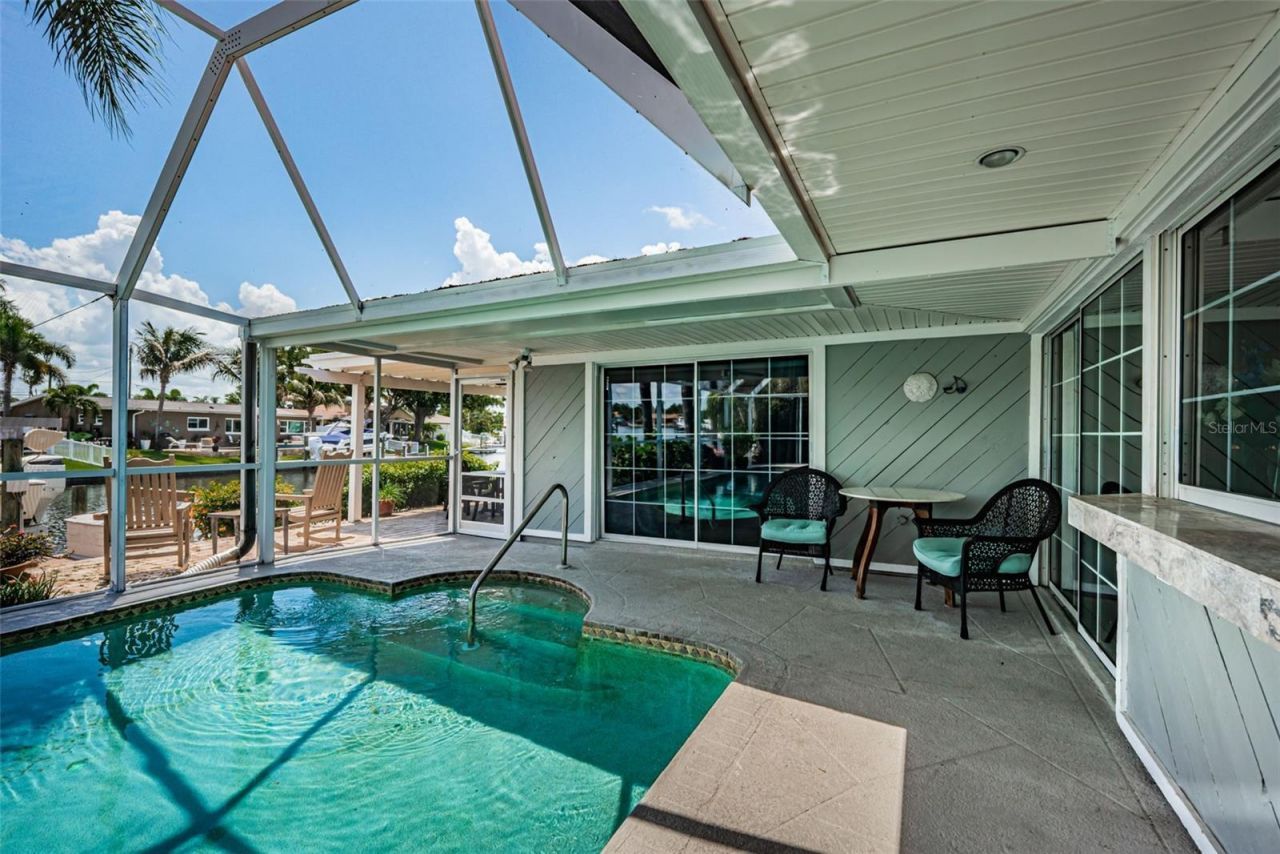 1496 49th Avenue Ne, Saint Petersburg, FL 33703 Photo