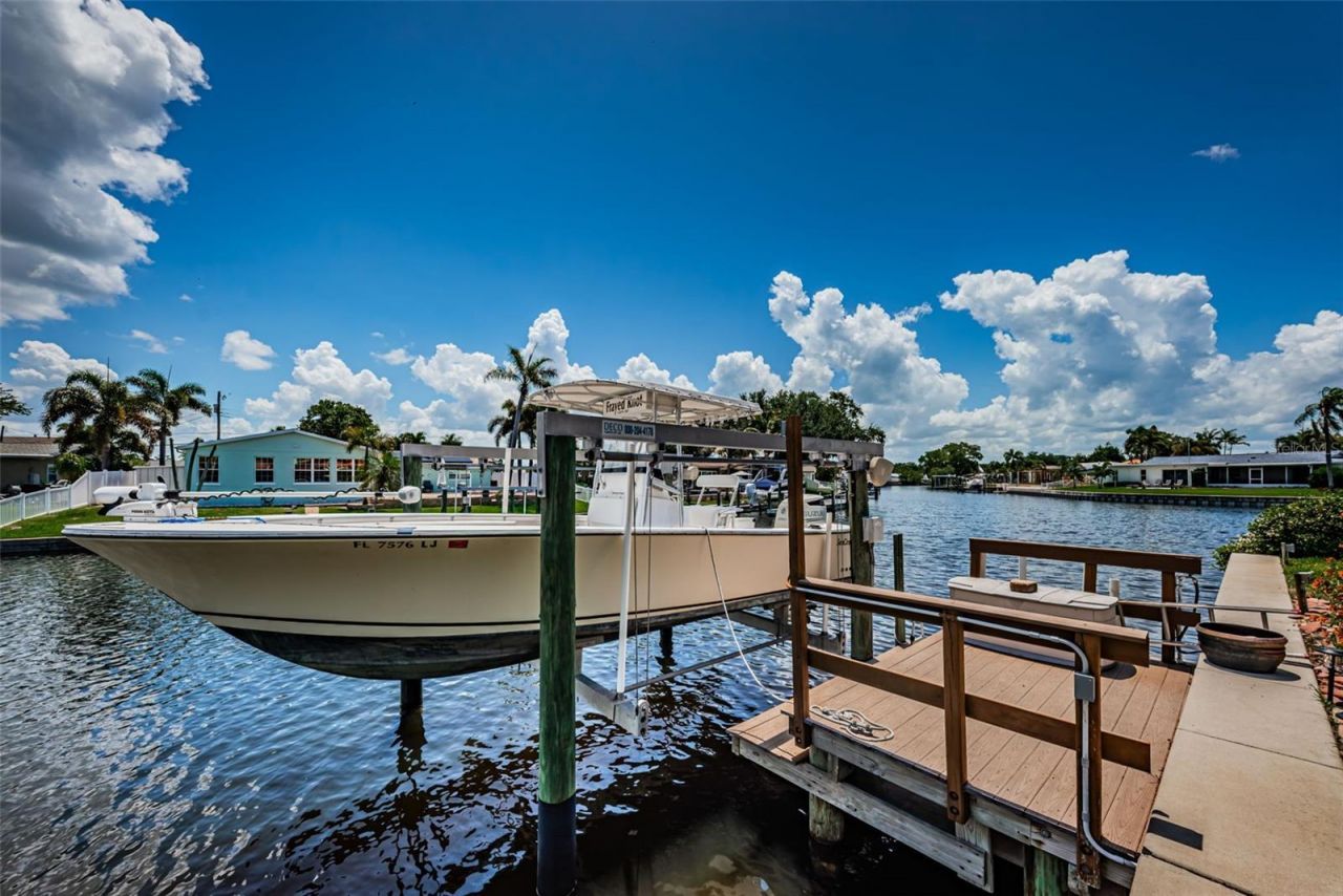 1496 49th Avenue Ne, Saint Petersburg, FL 33703 Photo