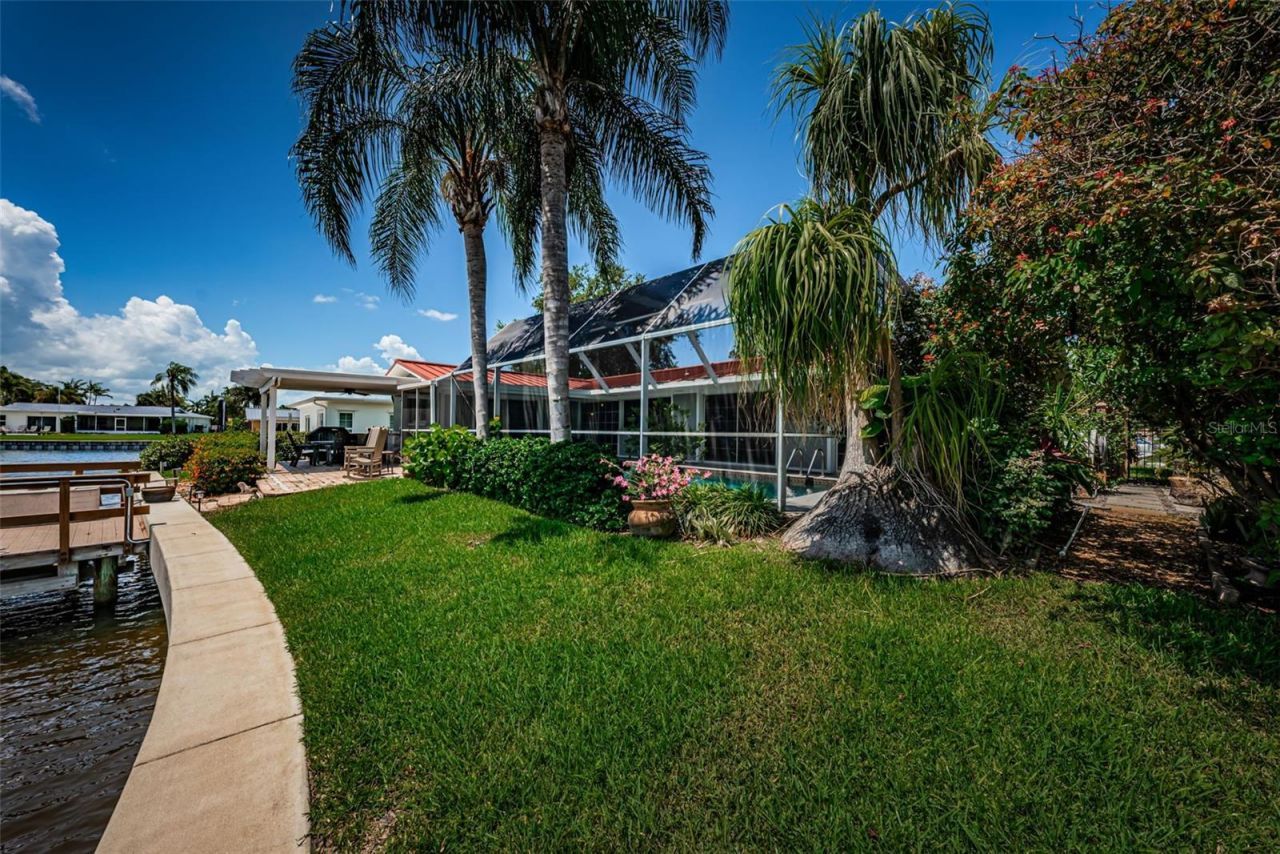 1496 49th Avenue Ne, Saint Petersburg, FL 33703 Photo