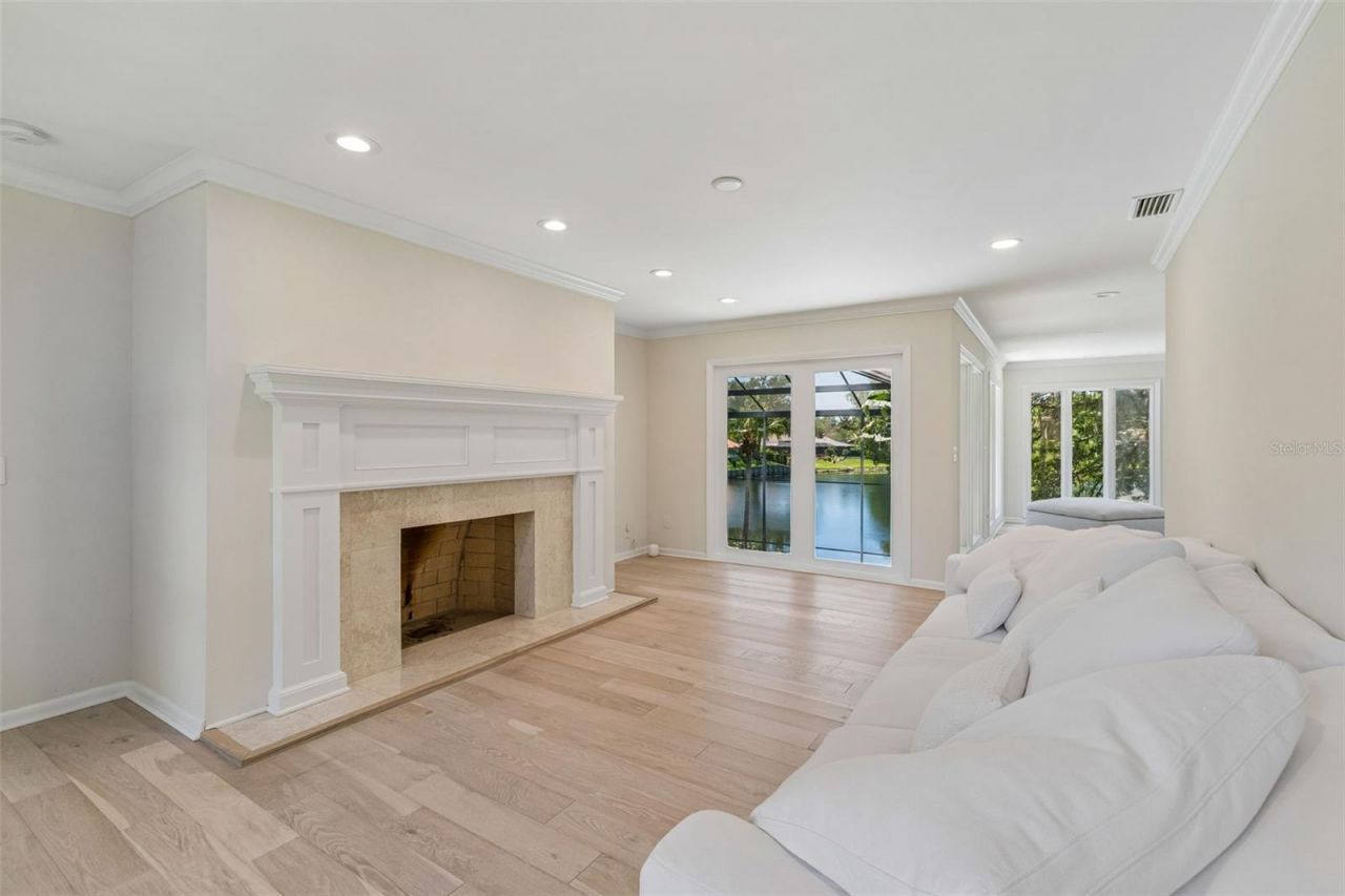 816 Taray De Avila, Tampa, FL 33613 Photo