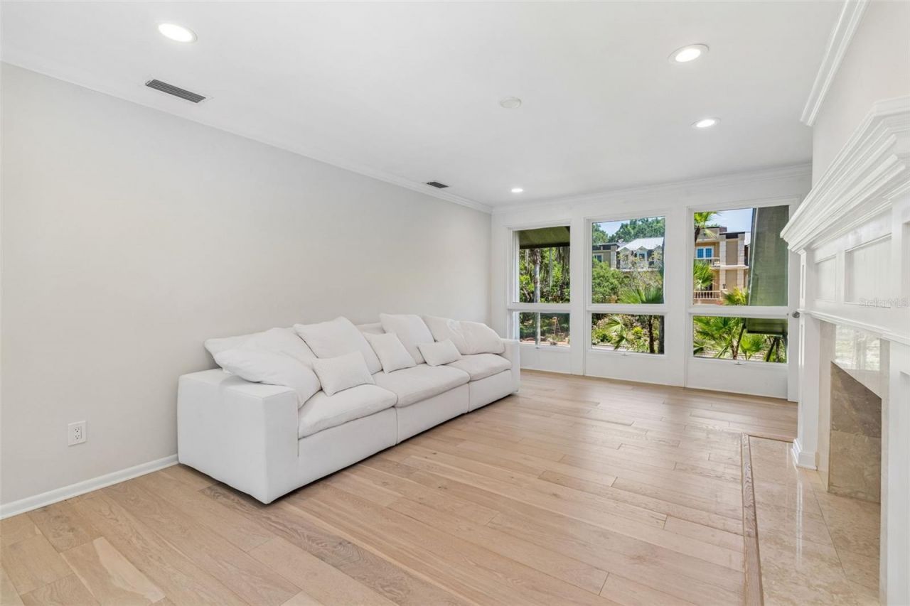 816 Taray De Avila, Tampa, FL 33613 Photo