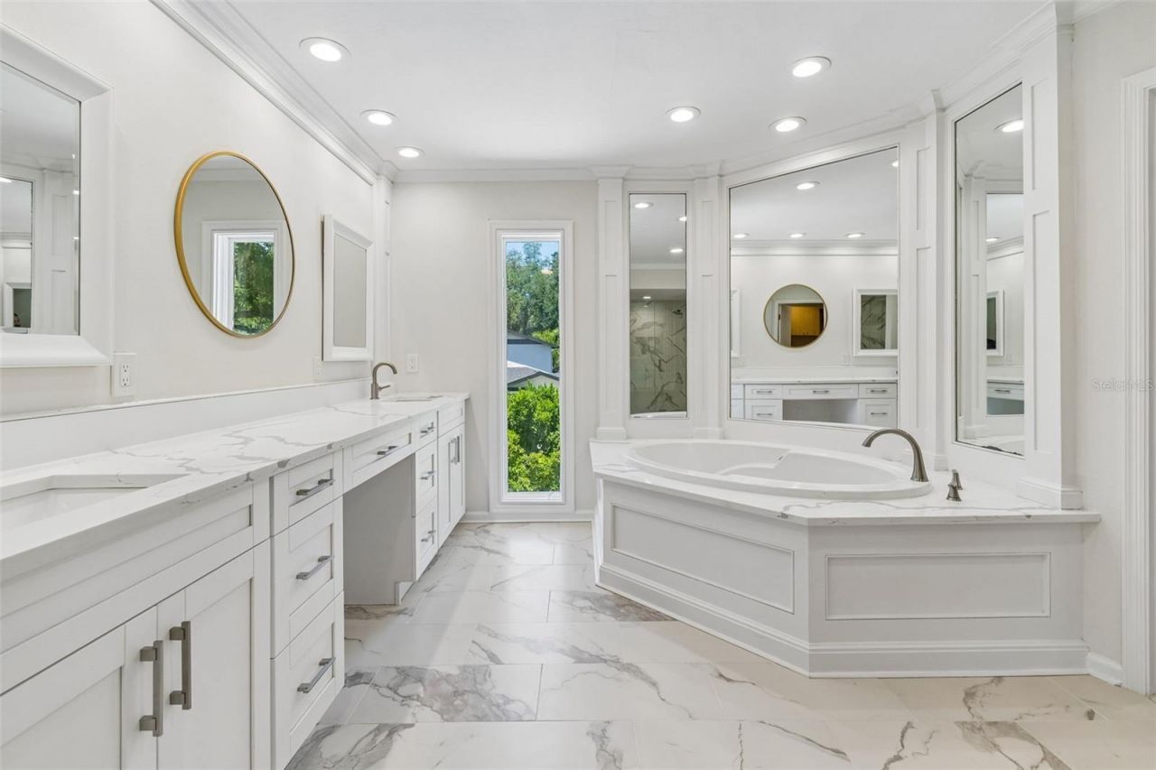 816 Taray De Avila, Tampa, FL 33613 Photo