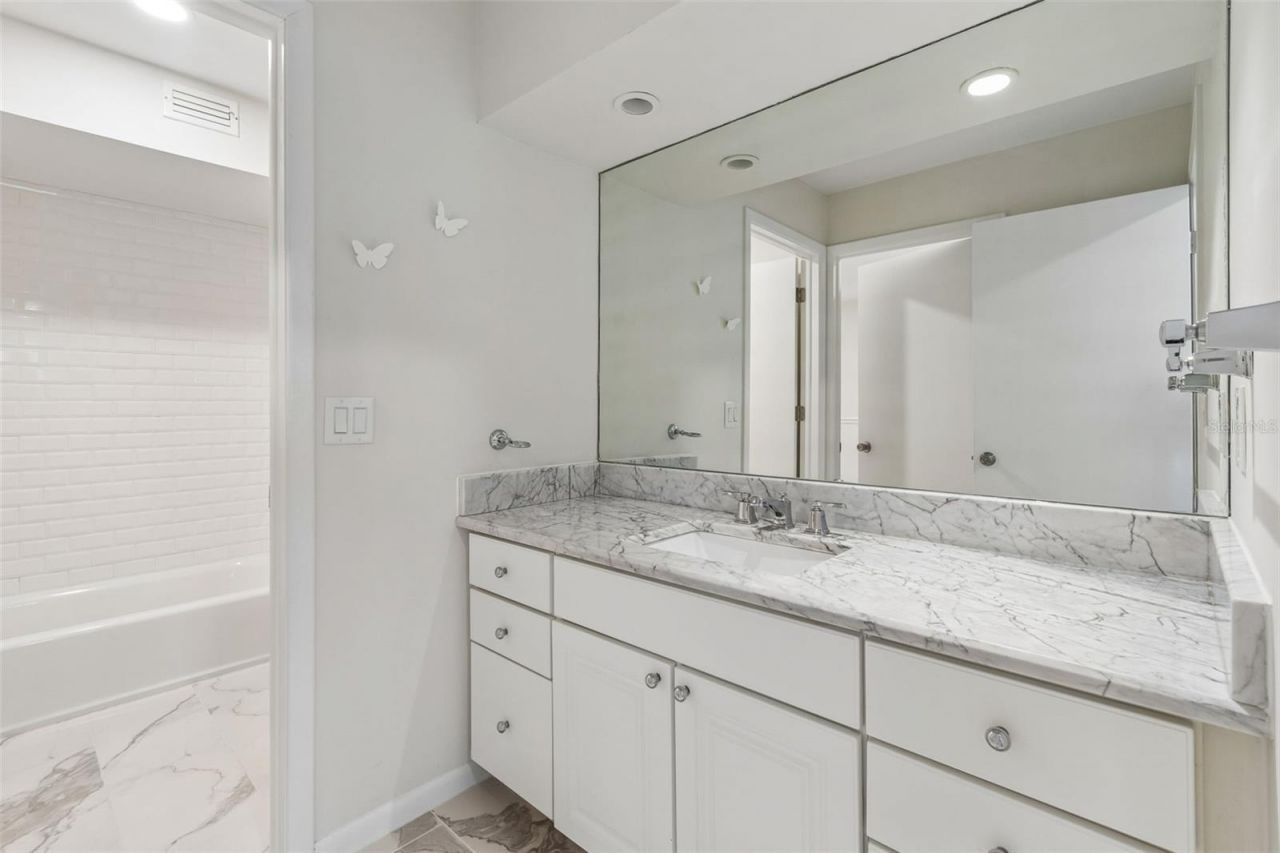 816 Taray De Avila, Tampa, FL 33613 Photo