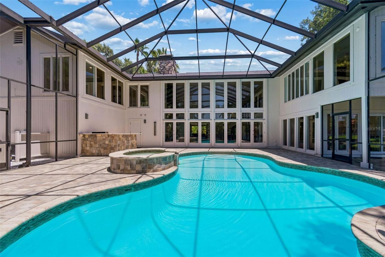 816 Taray De Avila, Tampa, FL 33613 Photo