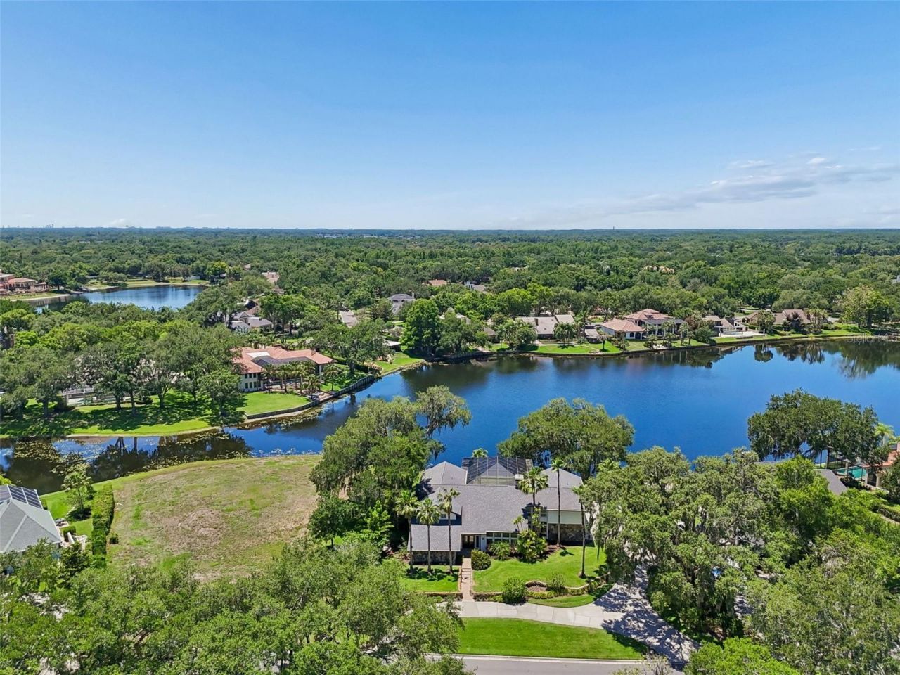 816 Taray De Avila, Tampa, FL 33613 Photo