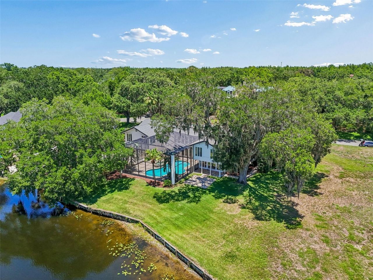 816 Taray De Avila, Tampa, FL 33613 Photo