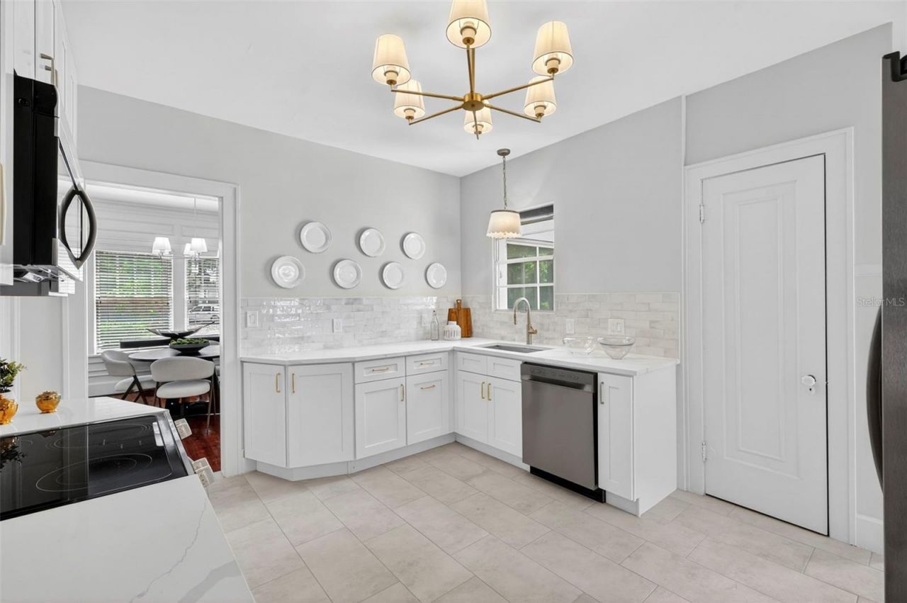 7602 Dartmouth Avenue N, Saint Petersburg, FL 33710 Photo