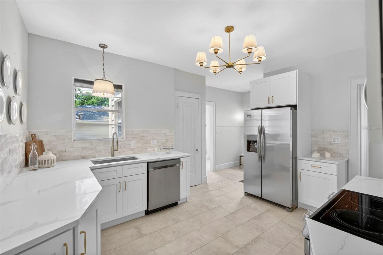 7602 Dartmouth Avenue N, Saint Petersburg, FL 33710 Photo