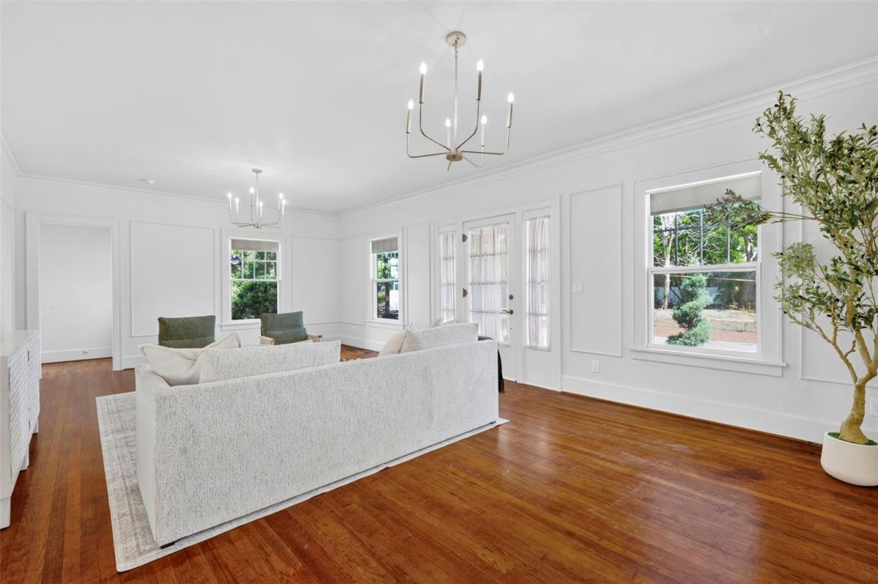 7602 Dartmouth Avenue N, Saint Petersburg, FL 33710 Photo