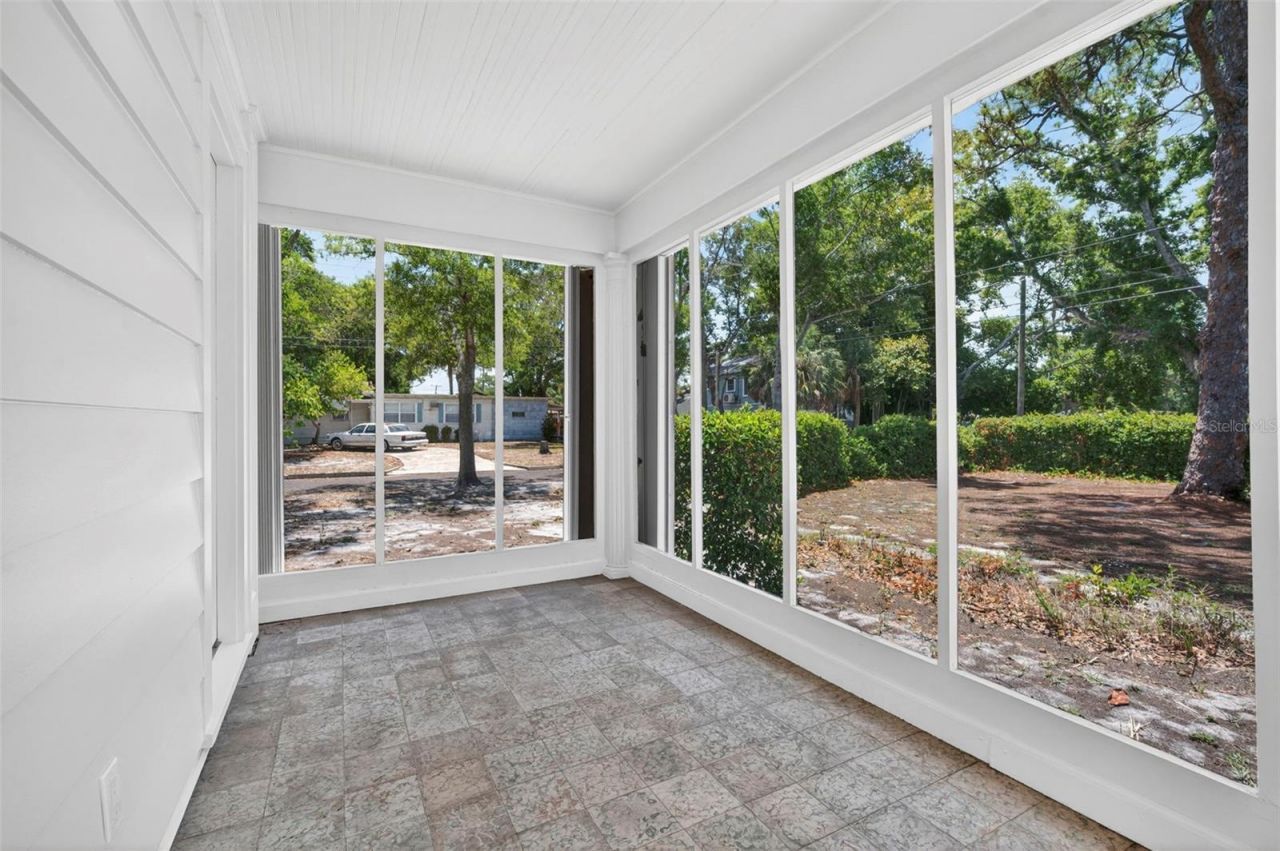 7602 Dartmouth Avenue N, Saint Petersburg, FL 33710 Photo