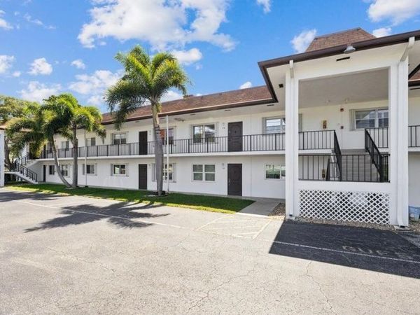 3075 Gardens E Drive, Unit 24, Palm Beach Gardens, FL 33410