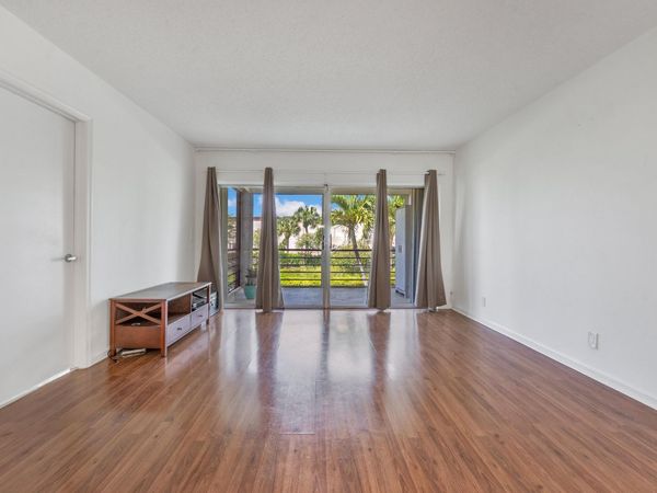3075 Gardens E Drive, Unit 24, Palm Beach Gardens, FL 33410