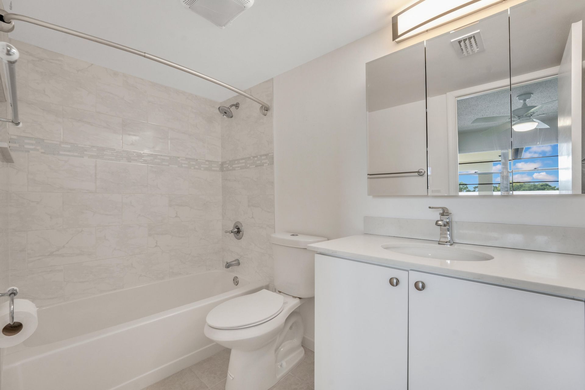 3075 Gardens E Drive, Unit 24, Palm Beach Gardens, FL 33410 Photo