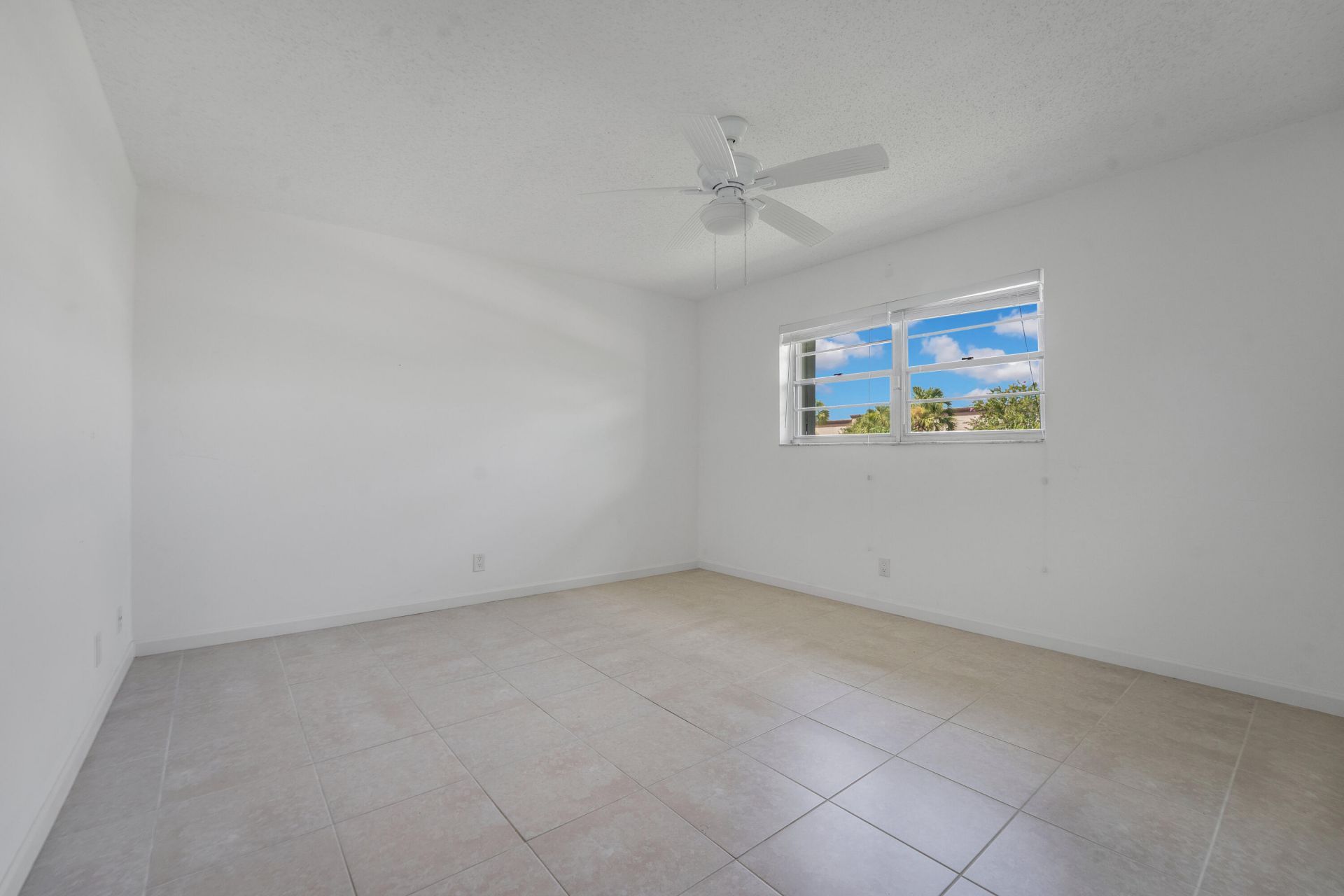 3075 Gardens E Drive, Unit 24, Palm Beach Gardens, FL 33410 Photo
