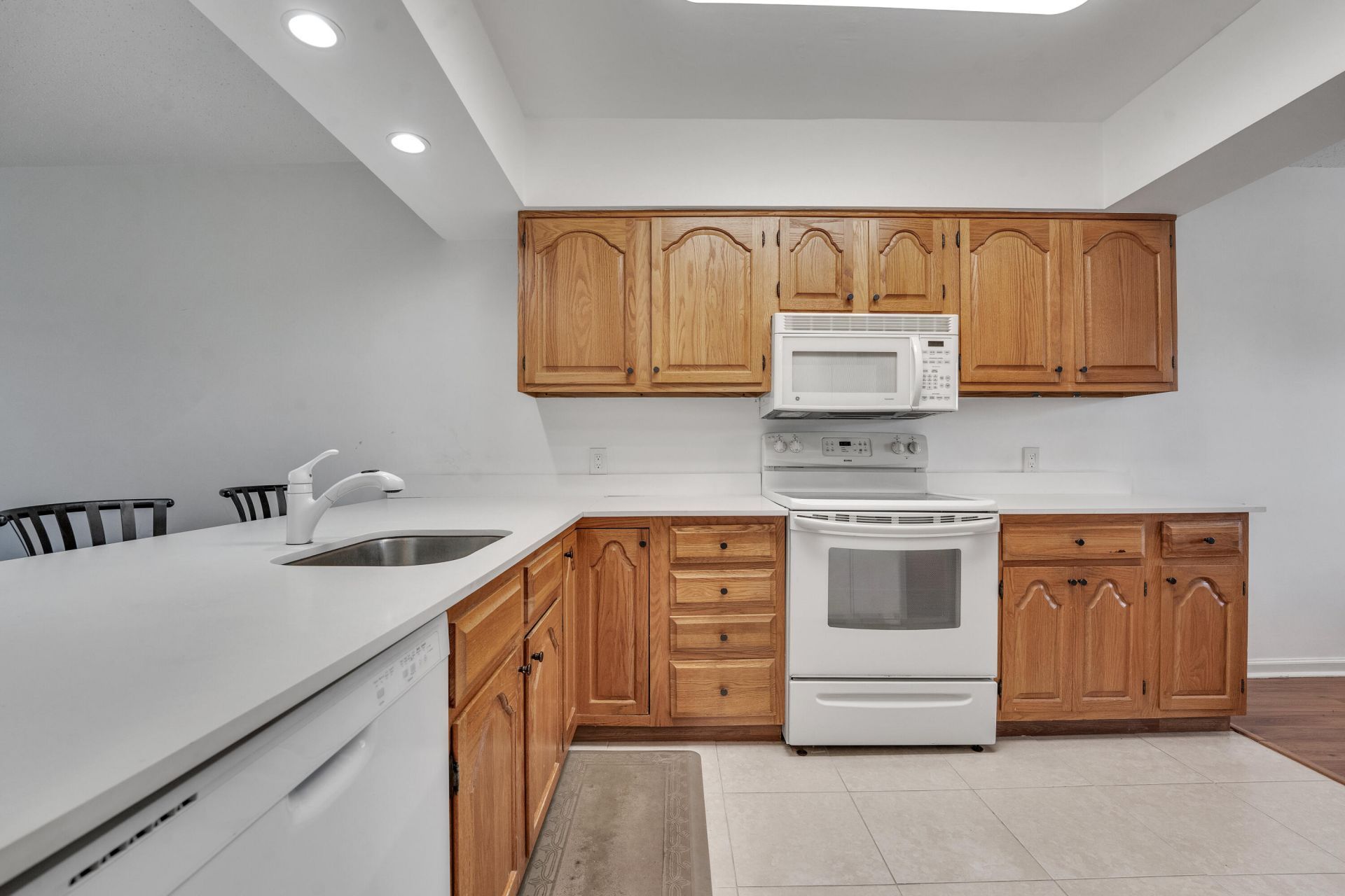 3075 Gardens E Drive, Unit 24, Palm Beach Gardens, FL 33410 Photo