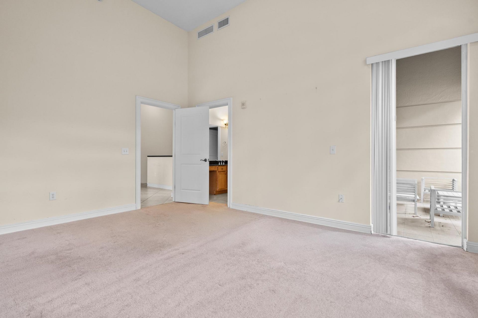 16102 Emerald Estates Drive, Unit 128, Weston, FL 33331 Photo