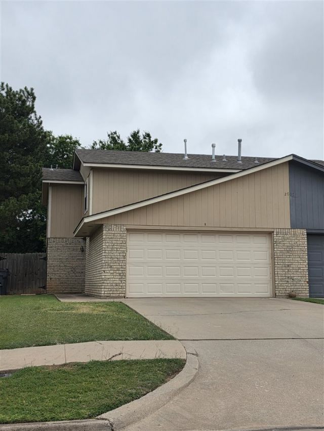 2707 NW Friar Tuck Ln #b, Lawton, OK 73505 Main Photo