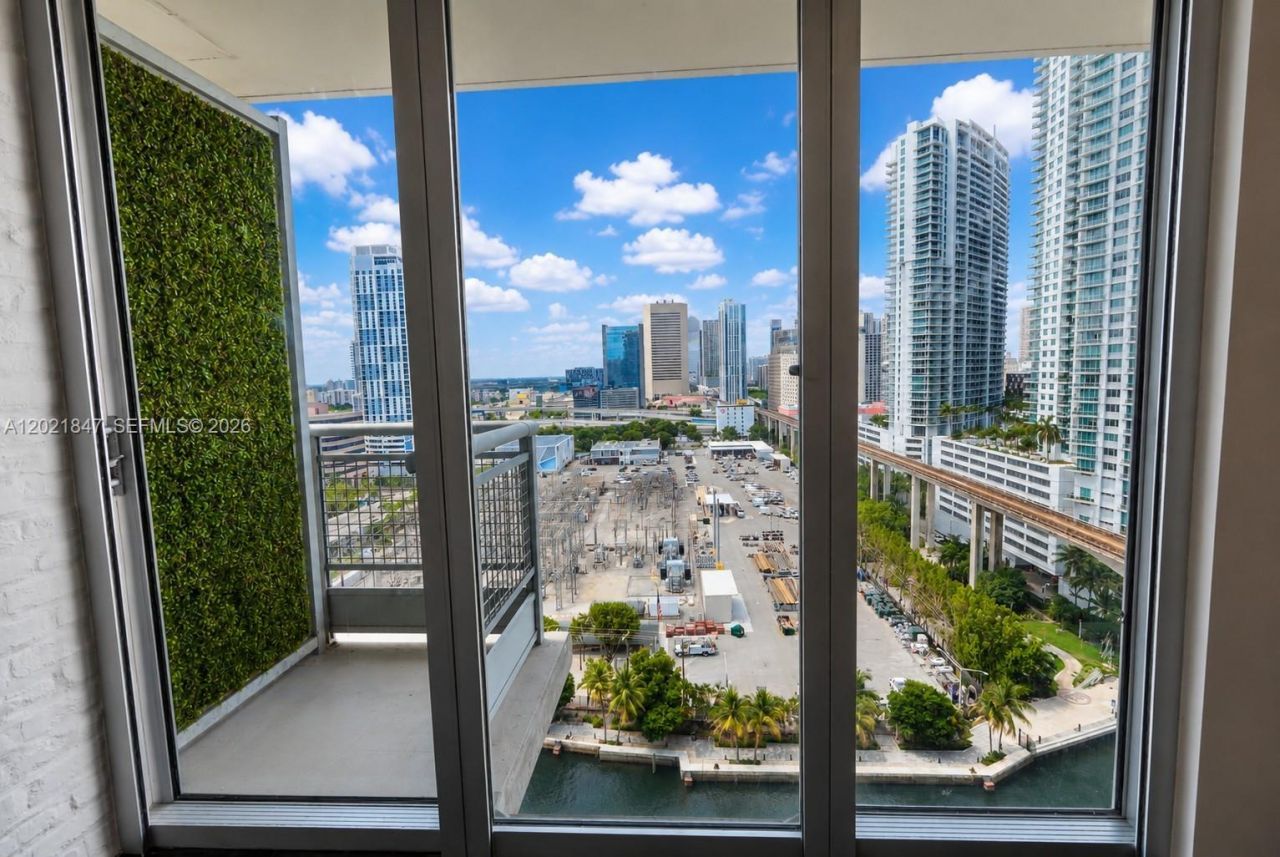 690 SW 1st Ct , Unit 1913, Miami, FL 33130 Photo