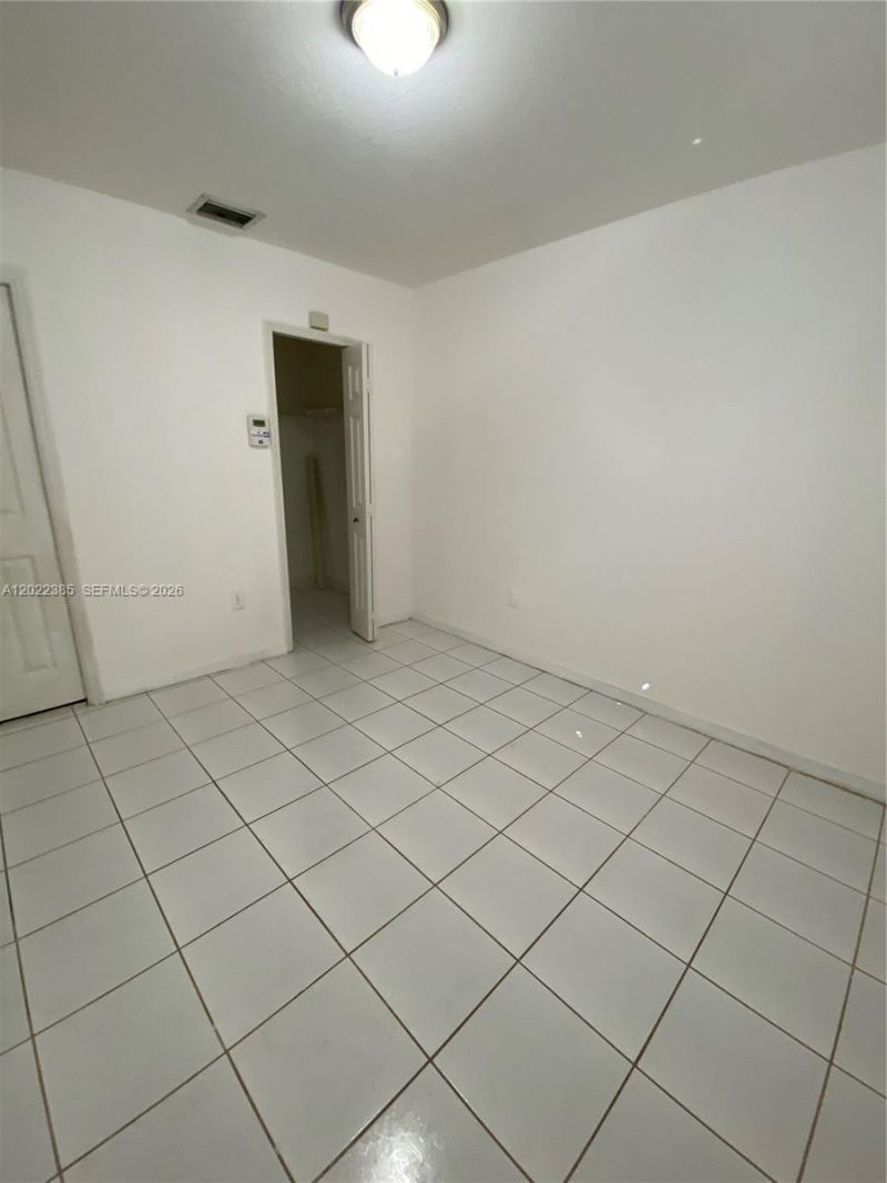 6763 NW 182nd St , Unit 105, Hialeah, FL 33015 Photo