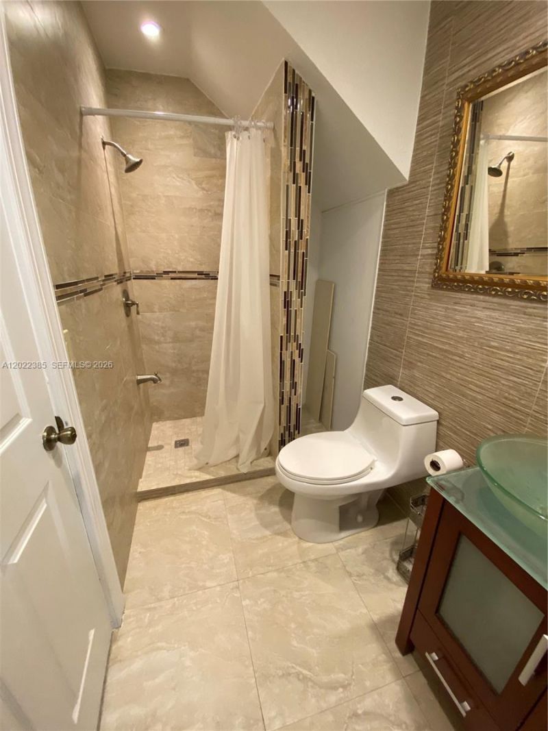 6763 NW 182nd St , Unit 105, Hialeah, FL 33015 Photo