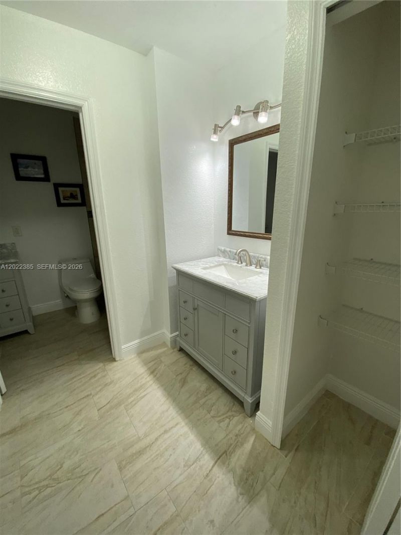 6763 NW 182nd St , Unit 105, Hialeah, FL 33015 Photo