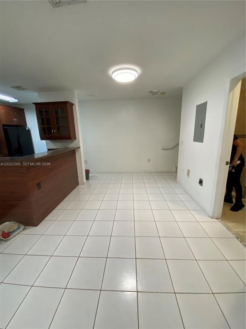 6763 NW 182nd St , Unit 105, Hialeah, FL 33015 Photo