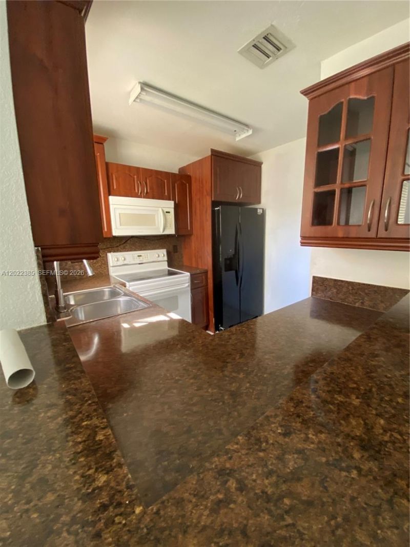 6763 NW 182nd St , Unit 105, Hialeah, FL 33015 Photo