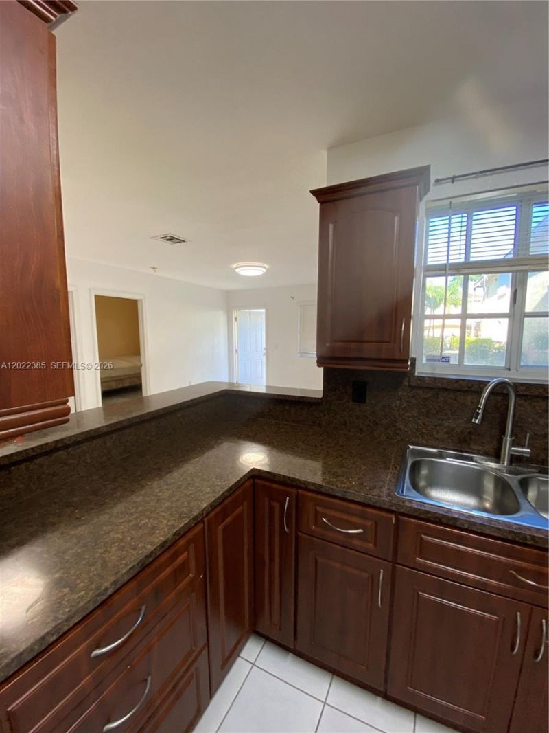6763 NW 182nd St , Unit 105, Hialeah, FL 33015 Photo