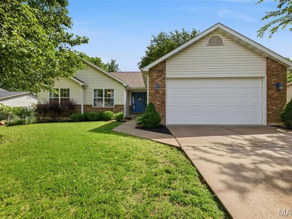 20 W Ofallon Drive , O'Fallon, MO 63366