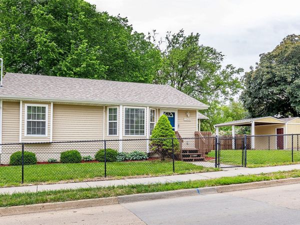 2300 E 40th Street, Des Moines, IA 50317