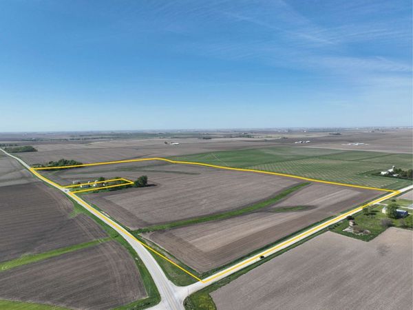 US-218 & Co Rd. E-12 , Dysart, IA 52224