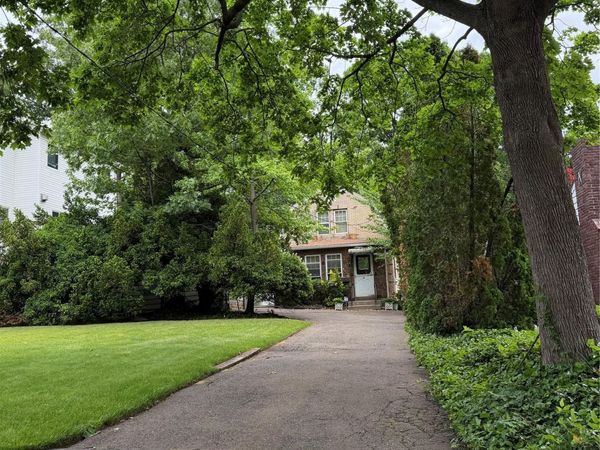 81 Hillside Terrace , Staten Island, NY 10308