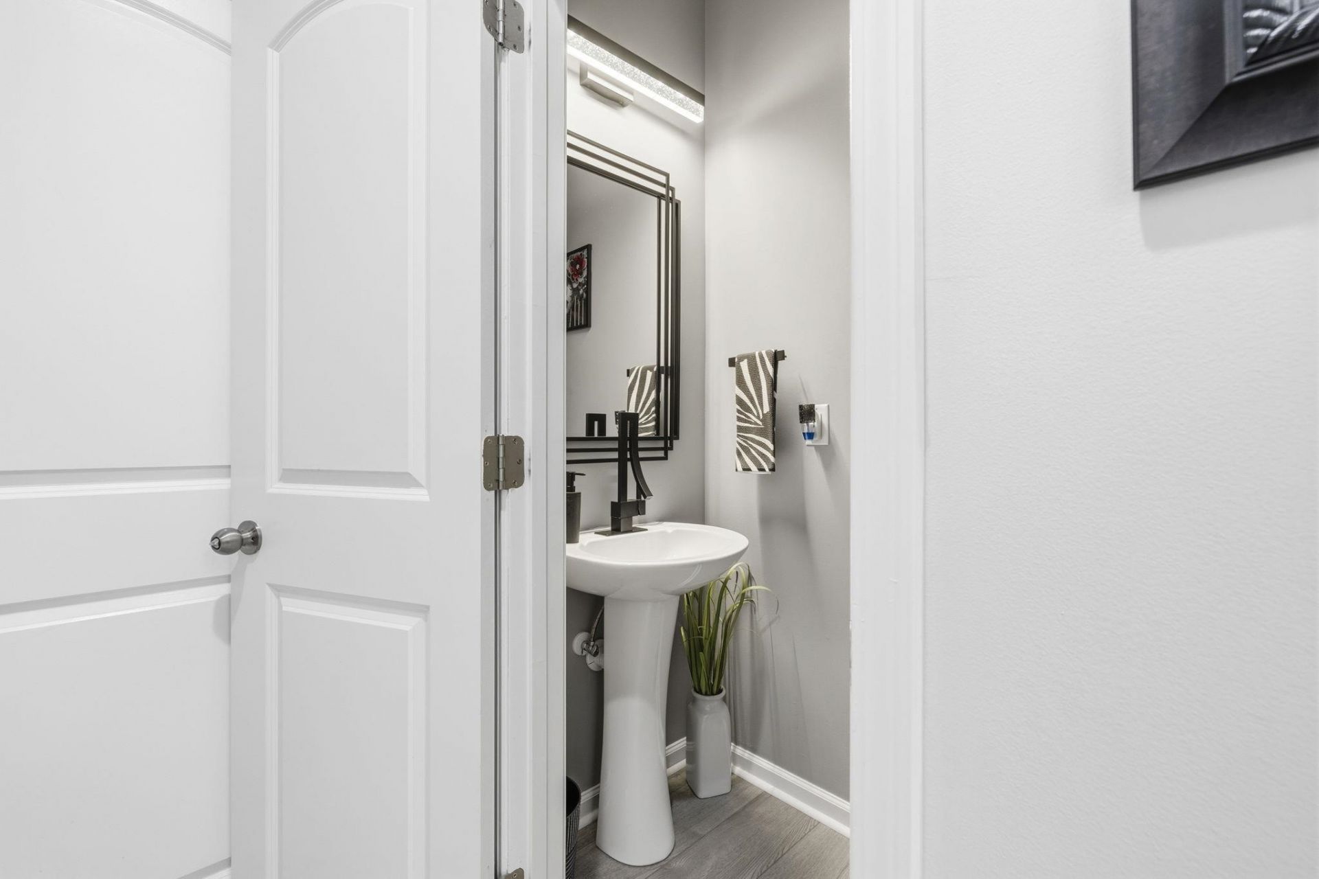 115 Machrie Loop  Photo 29