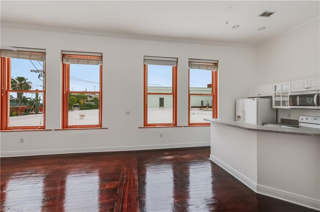 2260 1st St , Unit 204, Fort Myers, FL 33901 Photo