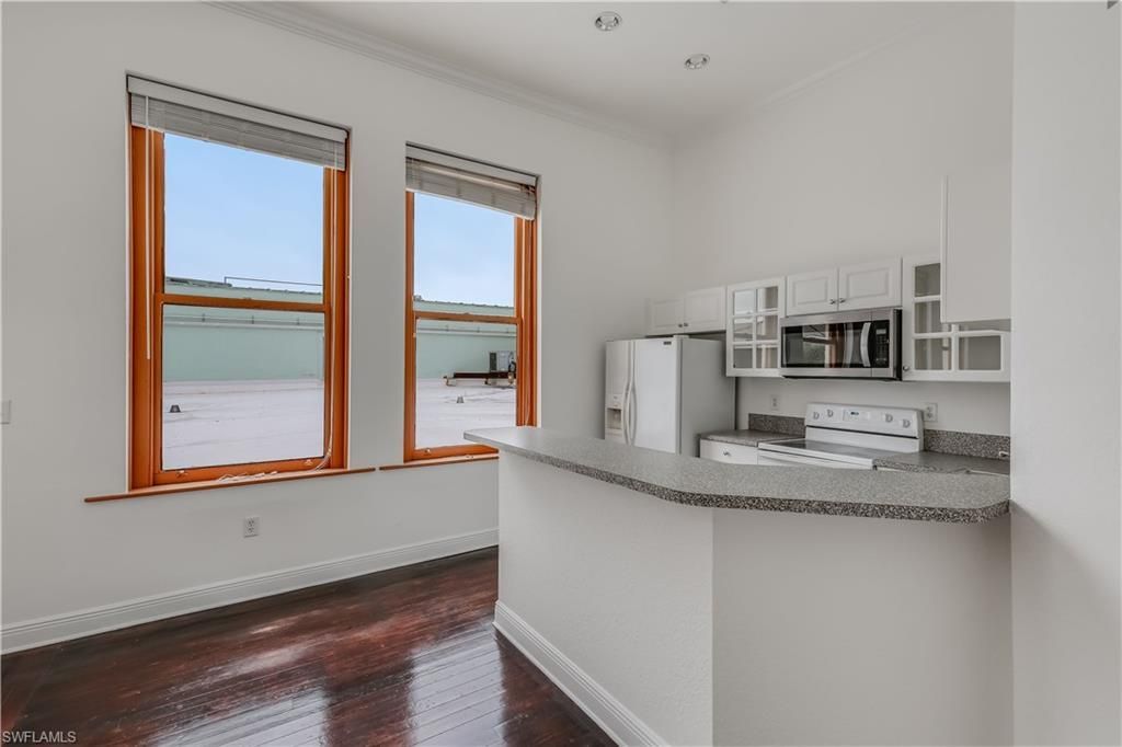 2260 1st St , Unit 204, Fort Myers, FL 33901 Photo