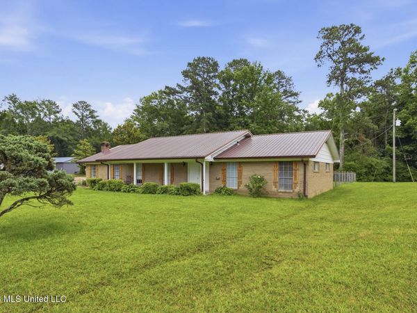 439 Poplar Springs Road, Mendenhall, MS 39114