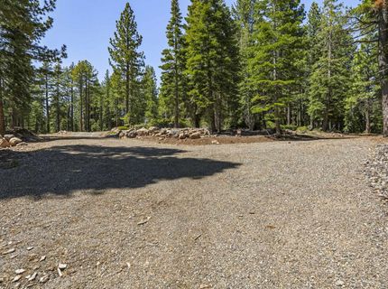 11483 Chamonix Road, Truckee, CA 96161 Photo