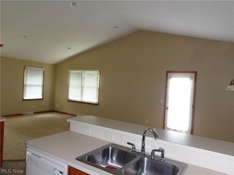239 Aspen Drive, Dover, OH 44622 Photo 3