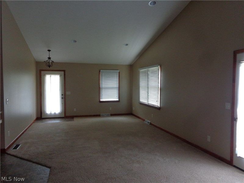 239 Aspen Drive, Dover, OH 44622 Photo 5