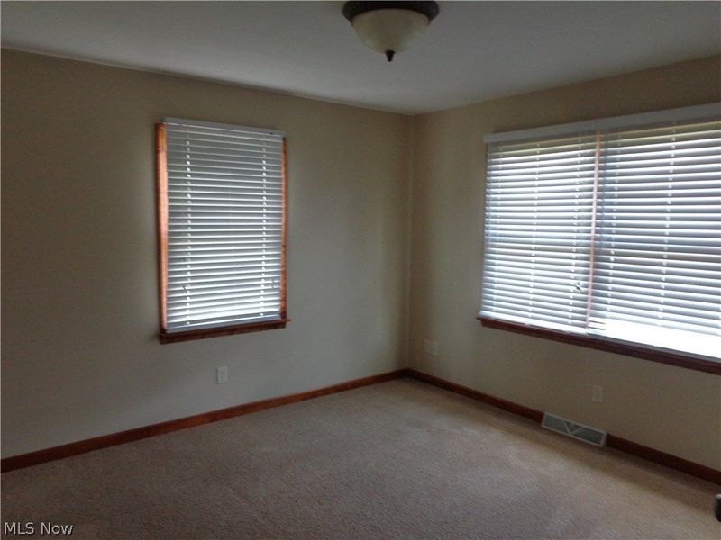 239 Aspen Drive, Dover, OH 44622 Photo 6