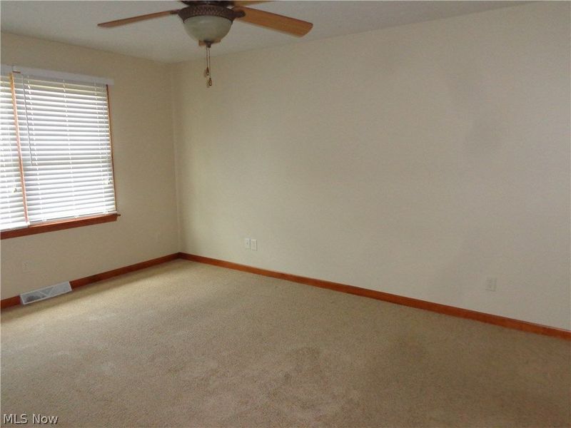 239 Aspen Drive, Dover, OH 44622 Photo 7